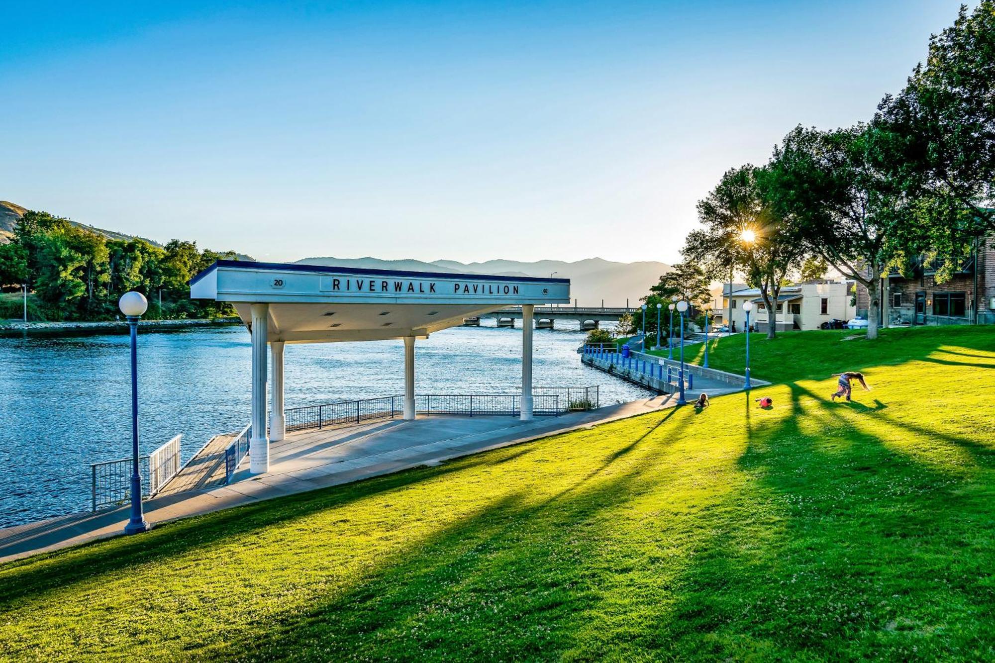Chelan Resort Suites: Comfort By The Lake #201 Zewnętrze zdjęcie
